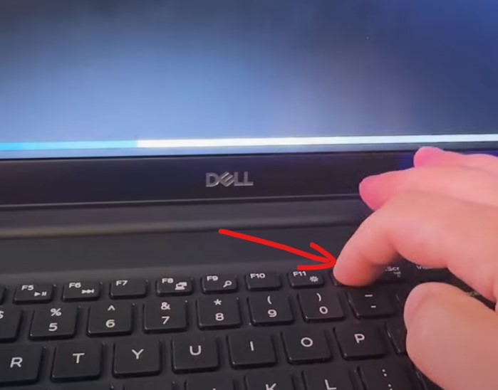 Accessing the boot menu using F12 or F2